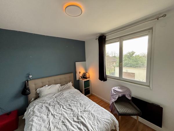 Ensemble Immobilier Unique à Saint-Jory – 2 Appartements avec Entrées Indépendantes, Garages et Terrain Constr