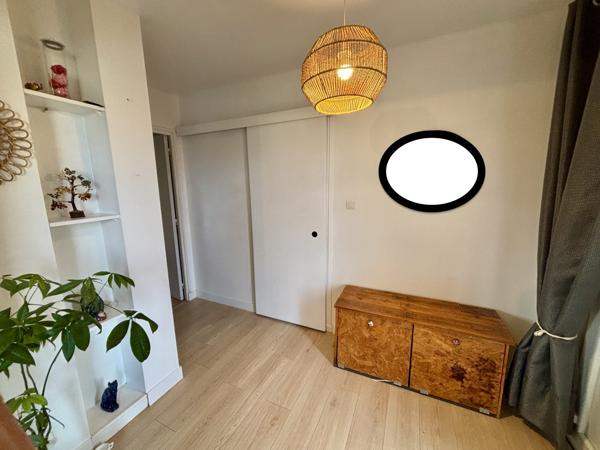 Ensemble Immobilier Unique à Saint-Jory – 2 Appartements avec Entrées Indépendantes, Garages et Terrain Constr