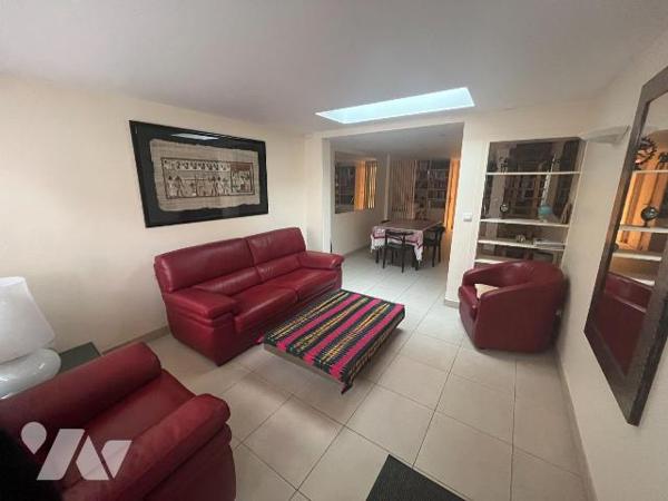 La SAS R&R Notaires vous propose en exclusivité une maison d'habitation de 4 pièces principales...