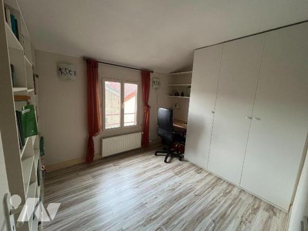 La SAS R&R Notaires vous propose en exclusivité une maison d'habitation de 4 pièces principales...