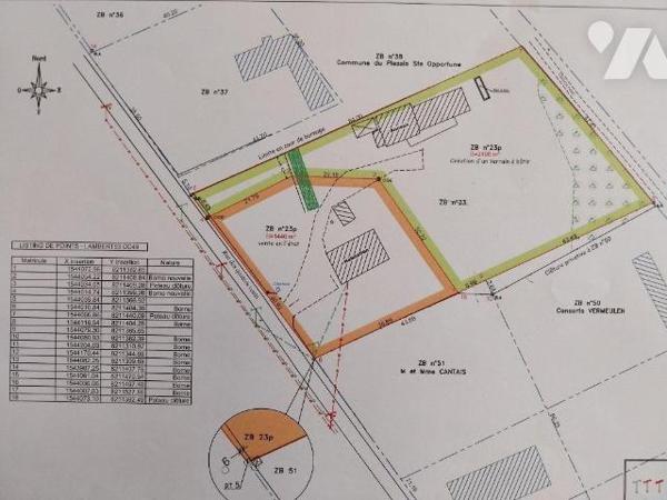 Terrain à bâtir de 2498 m² avec un grand bâtiment