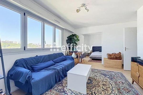 Appartement
         2 pièces
        - 43 m² Exclusivité 315 000 € *
