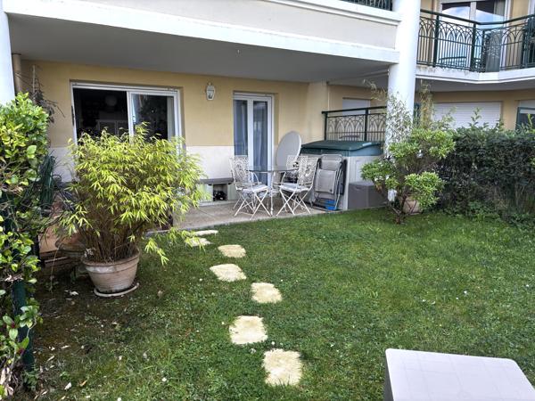 Port-Guillaume - Charmant 2 pièces avec terrasse et jardin