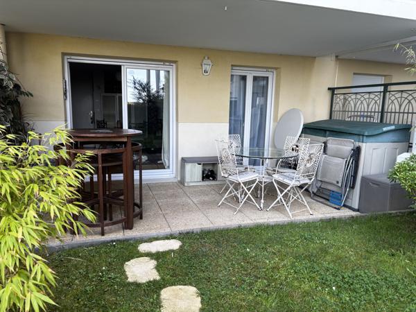 Port-Guillaume - Charmant 2 pièces avec terrasse et jardin