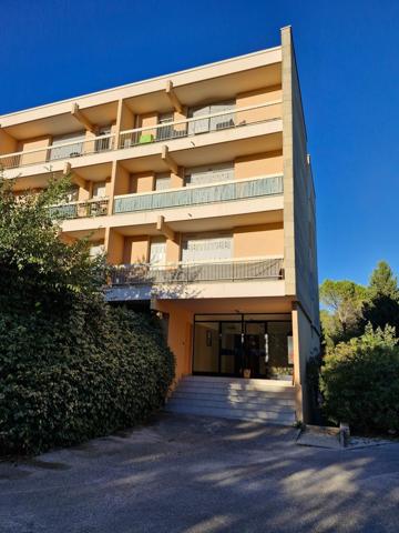 Appartement dans une jolie résidence au calme idéalement située