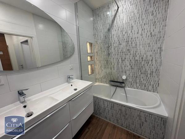 Appartement à louer 3 pièces 69.24m² Grenoble (38000)