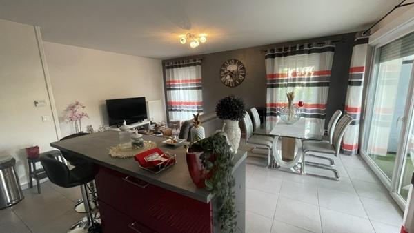 Appartement
         4 pièces
        - 90 m² Exclusivité 450 000 € *