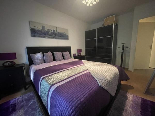 Appartement
         4 pièces
        - 90 m² Exclusivité 450 000 € *