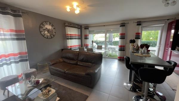 Appartement
         4 pièces
        - 90 m² Exclusivité 450 000 € *