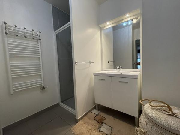 Appartement
         4 pièces
        - 90 m² Exclusivité 450 000 € *