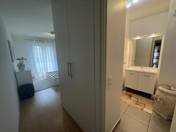 Appartement
         4 pièces
        - 90 m² Exclusivité 450 000 € *
