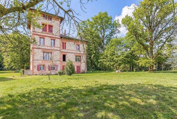 Château du XVIIIème sur le chemin de St-Jacques-De-Compostelle