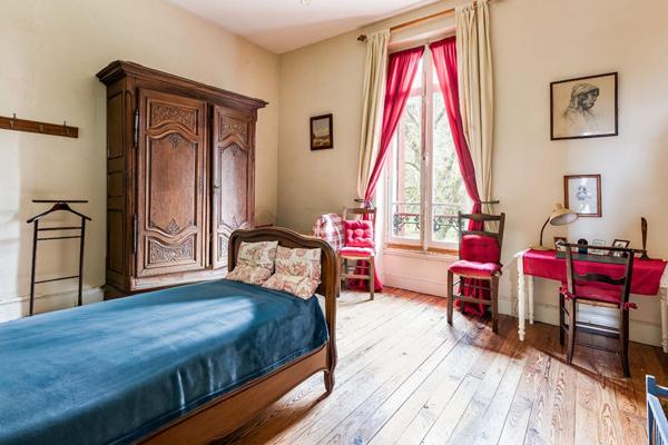 Château du XVIIIème sur le chemin de St-Jacques-De-Compostelle