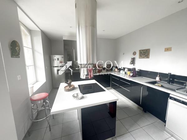 Appartement 5 pièce(s) 2 chambre(s) 123 m²