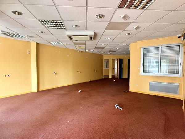 Local professionnel idéalement situé en centre-ville - Castelnaudary (11400)