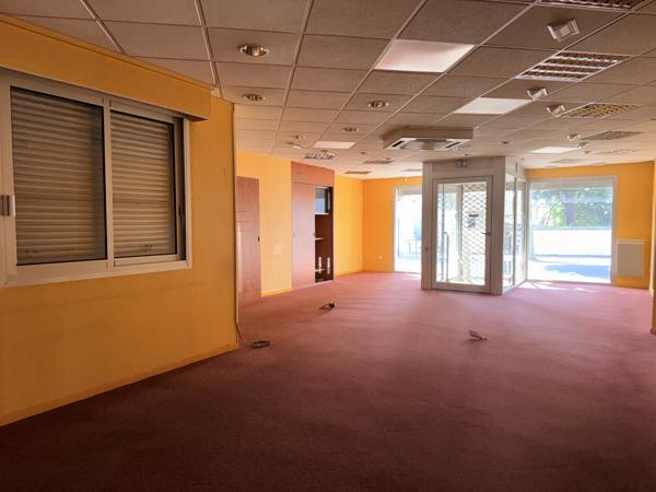 Local professionnel idéalement situé en centre-ville - Castelnaudary (11400)