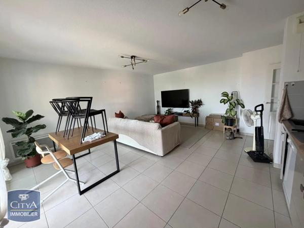 Appartement à louer 3 pièces 74.89m² Saint-Raphaël (83700)