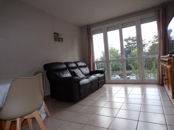 F 3, 55m 2 2 chambres   avec parking et cave