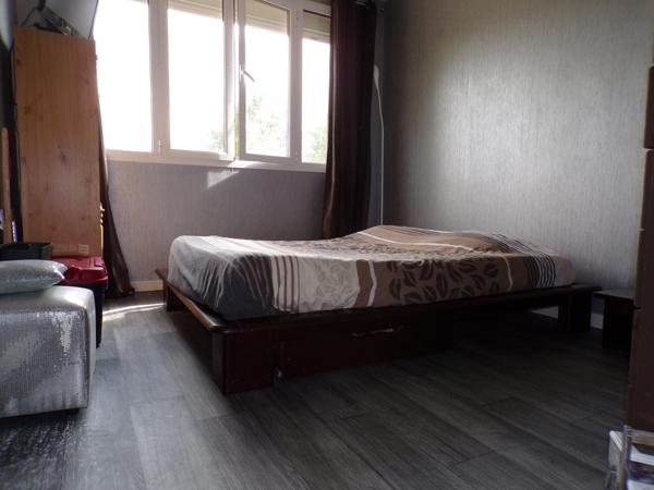 F 3, 55m 2 2 chambres   avec parking et cave