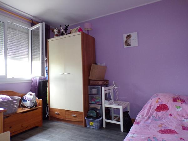 F 3, 55m 2 2 chambres   avec parking et cave