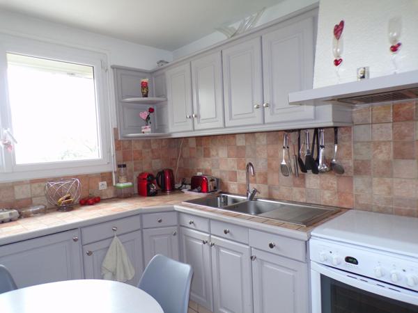 F 3, 55m 2 2 chambres   avec parking et cave