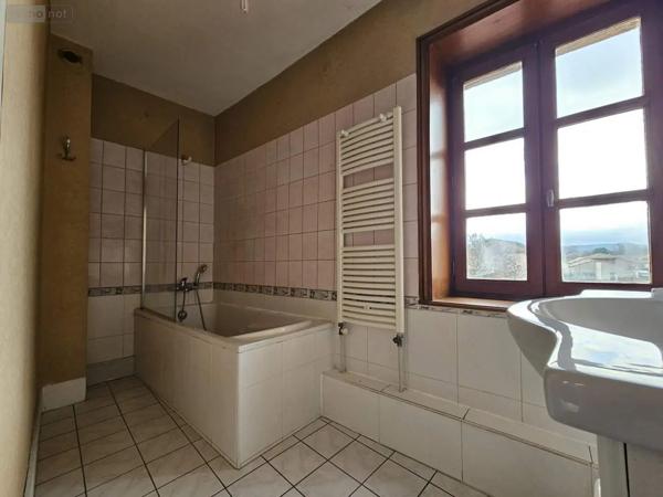 Location - Appartement Cormoranche-sur-Saône 01290 3 pièces 77 m 2