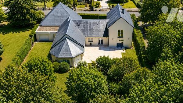 MONTBAZON - Propriété familiale de 282 m² habitables sur un parc de plus de 2 000 m².