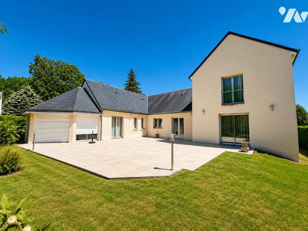 MONTBAZON - Propriété familiale de 282 m² habitables sur un parc de plus de 2 000 m².