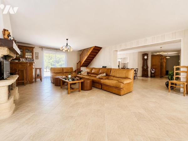 MONTBAZON - Propriété familiale de 282 m² habitables sur un parc de plus de 2 000 m².