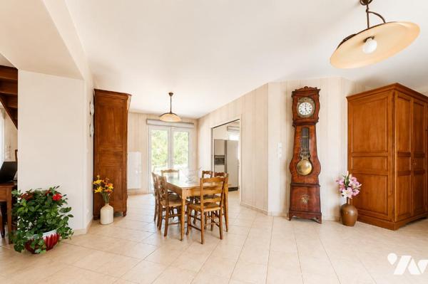 MONTBAZON - Propriété familiale de 282 m² habitables sur un parc de plus de 2 000 m².