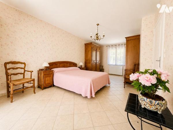 MONTBAZON - Propriété familiale de 282 m² habitables sur un parc de plus de 2 000 m².