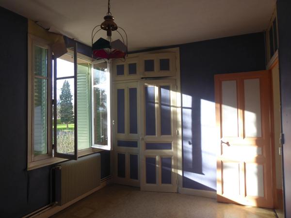 MAISON FAMILIALE A FORT POTENTIEL AVEC SES 4 CHAMBRES, SON TERRAIN ET SON GRAND GARAGE