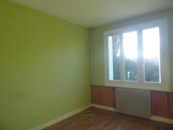 MAISON FAMILIALE A FORT POTENTIEL AVEC SES 4 CHAMBRES, SON TERRAIN ET SON GRAND GARAGE