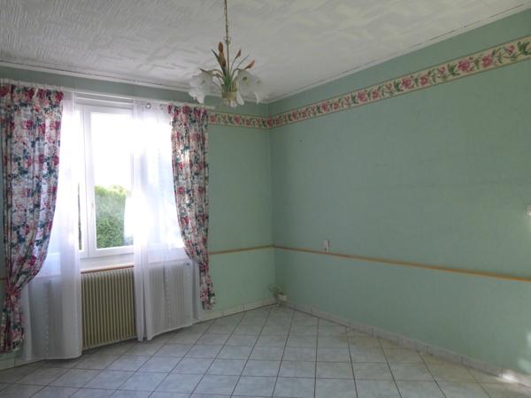 MAISON FAMILIALE A FORT POTENTIEL AVEC SES 4 CHAMBRES, SON TERRAIN ET SON GRAND GARAGE