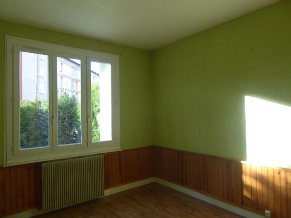 MAISON FAMILIALE A FORT POTENTIEL AVEC SES 4 CHAMBRES, SON TERRAIN ET SON GRAND GARAGE