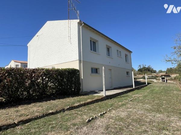Pavillon sur sous-sol complet offrant 88 m² habitables sur 646 m² de terrain.