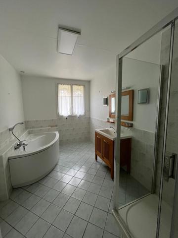 Belle maison familiale de 185 m² – 6 chambres sur 2200 m² terrain