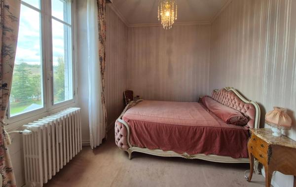 Maison bourgeoise avec jardin et dépendance