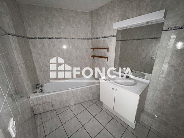 Location Appartement 3 pièces 62 m² - 10 RUE AIME BEREY Grenoble 38000