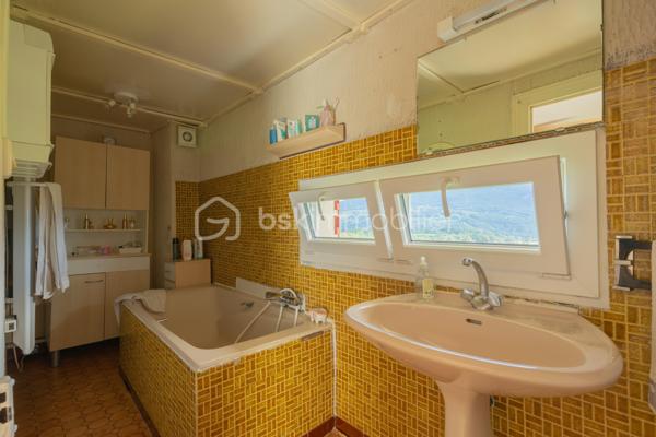 Maison traditionnelle de 100,06 m²