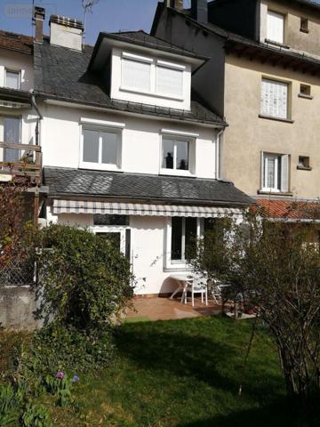 Maison de ville à vendre à Vic-sur-Cère dans le Cantal (15800), ref : MG/1696