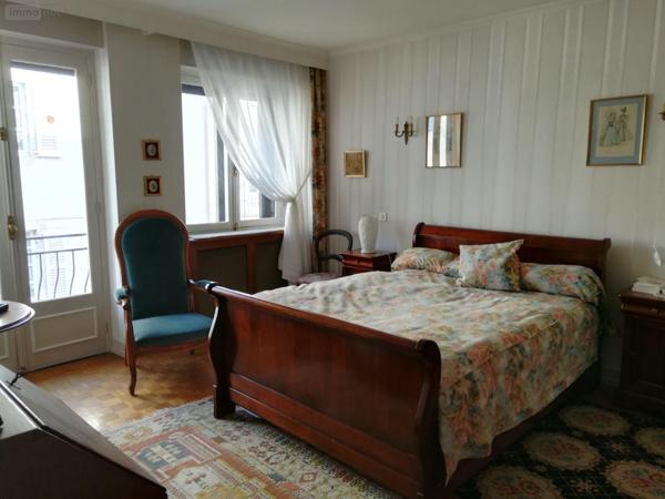 Maison de ville à vendre à Vic-sur-Cère dans le Cantal (15800), ref : MG/1696