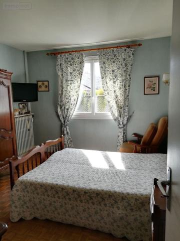 Maison de ville à vendre à Vic-sur-Cère dans le Cantal (15800), ref : MG/1696