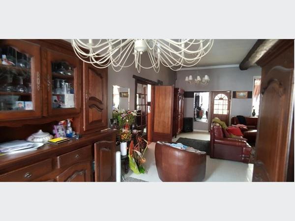 Immeuble à Vendre à ROUBAIX 499000 € *