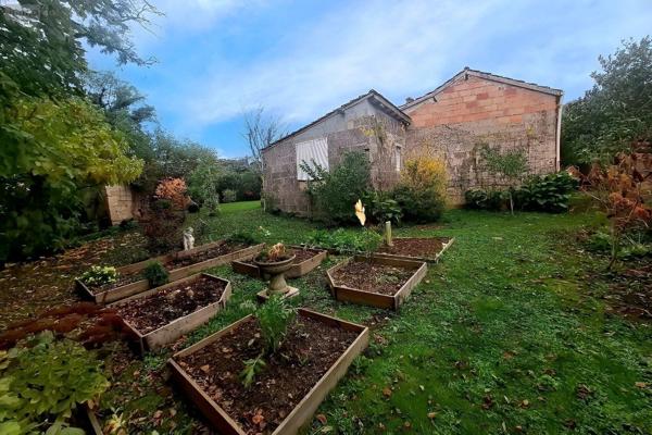 Maison à vendre à Le Bugue en Dordogne (24260), ref : 18113/147