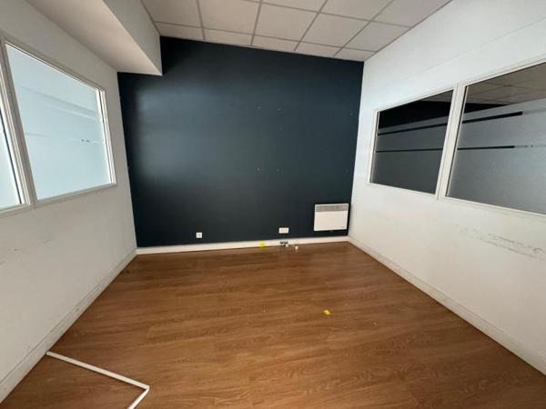 Commerce à Louer à ANZIN 2000 €