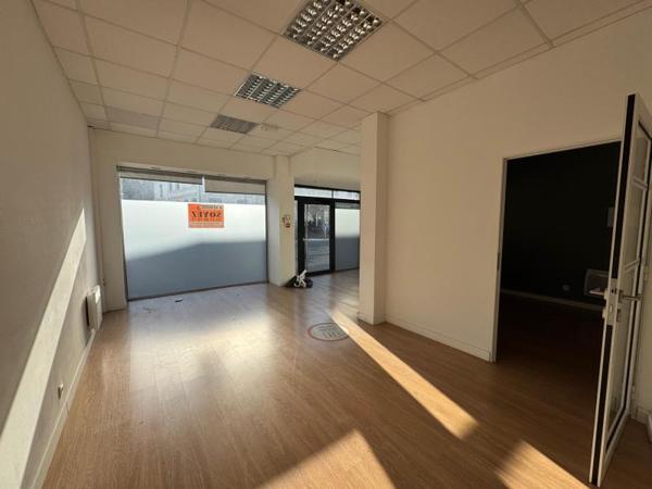 Commerce à Louer à ANZIN 2000 €