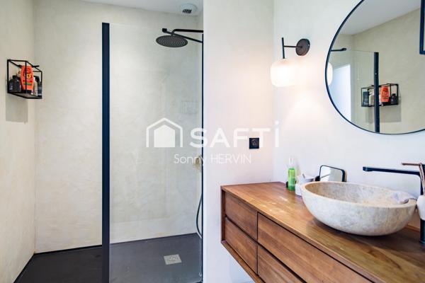 Maison contemporaine dans un quartier recherché