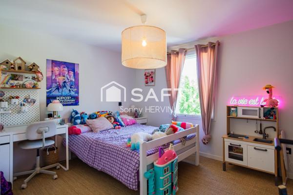 Maison contemporaine dans un quartier recherché