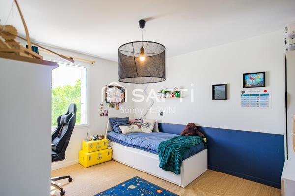 Maison contemporaine dans un quartier recherché